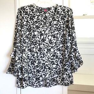 VINCE CAMUTO Floral Bell Flutter Sleeve Blouse V Neck Women’s Plus Size 1X